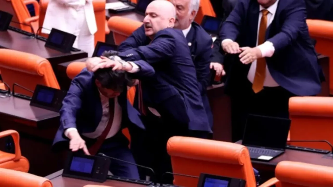 DEM Parti'li vekile tokat atan AKP'li Karaismailoğlu konuştu: Bazılarına hak ettiği dilden konuşmak gerekiyor