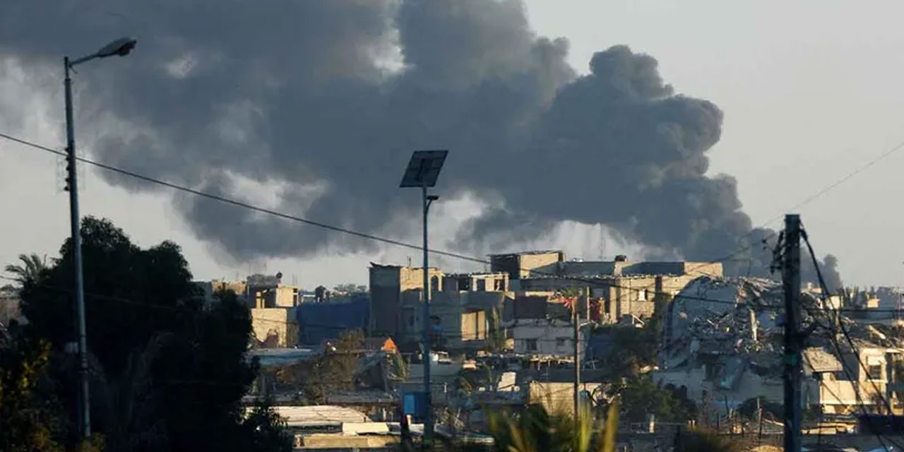 İsrail, Gazze'de sivillerin sığındığı okulu vurdu: En az 10 can kaybı