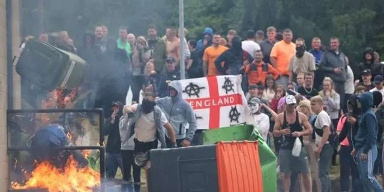 İngiltere'de  göçmen ve Müslüman karşıtı eylemler arttı: Aşırı sağcılar, sığınmacıların kaldığı oteli yakmaya çalıştı