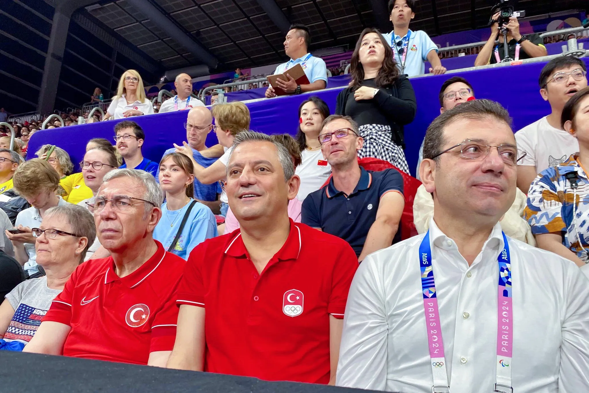 Özgür Özel ve İmamoğlu, Tayfun Kahraman ve eşi Meriç Demir Kahraman'ın kızının doğum gününü kutladı