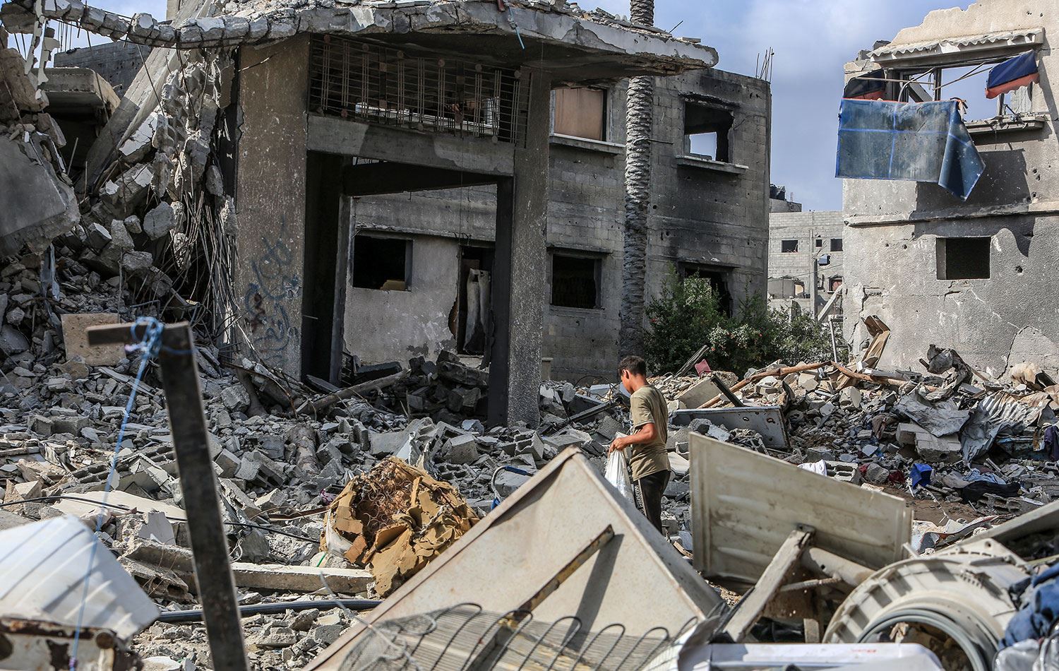 Filistin Sağlık Bakanlığı: Saldırılarda 39 bin 653 sivil öldü