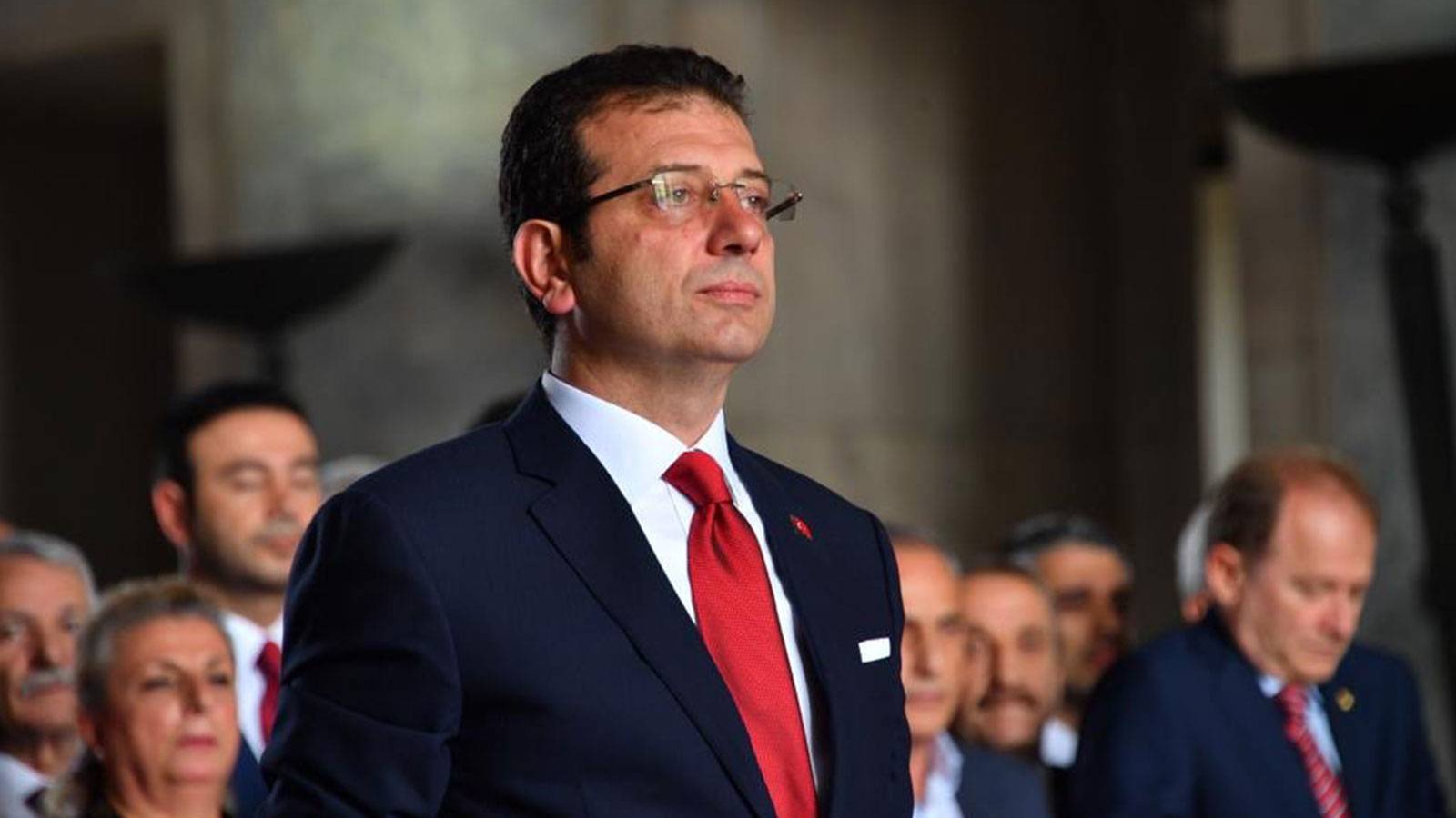 Selvi, İmamoğlu hakkındaki davayı köşesine taşıdı: CHP’den yanıt;  AKP’ye açılan kapatma davası neyse 'ahmak davası' da odur