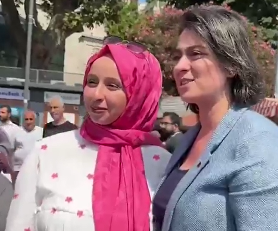 Sinem Dedetaş, Üsküdarlı kadınlar tarafından samimiyetle karşılandı