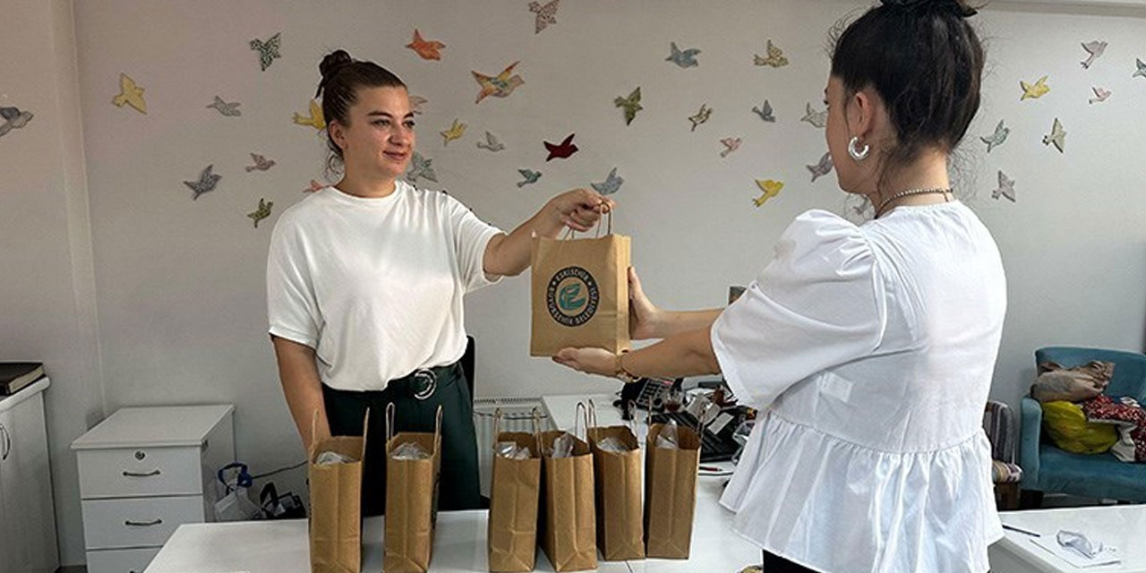 CHP'li belediyeden kadınlara her ay 'hijyenik ped' desteği