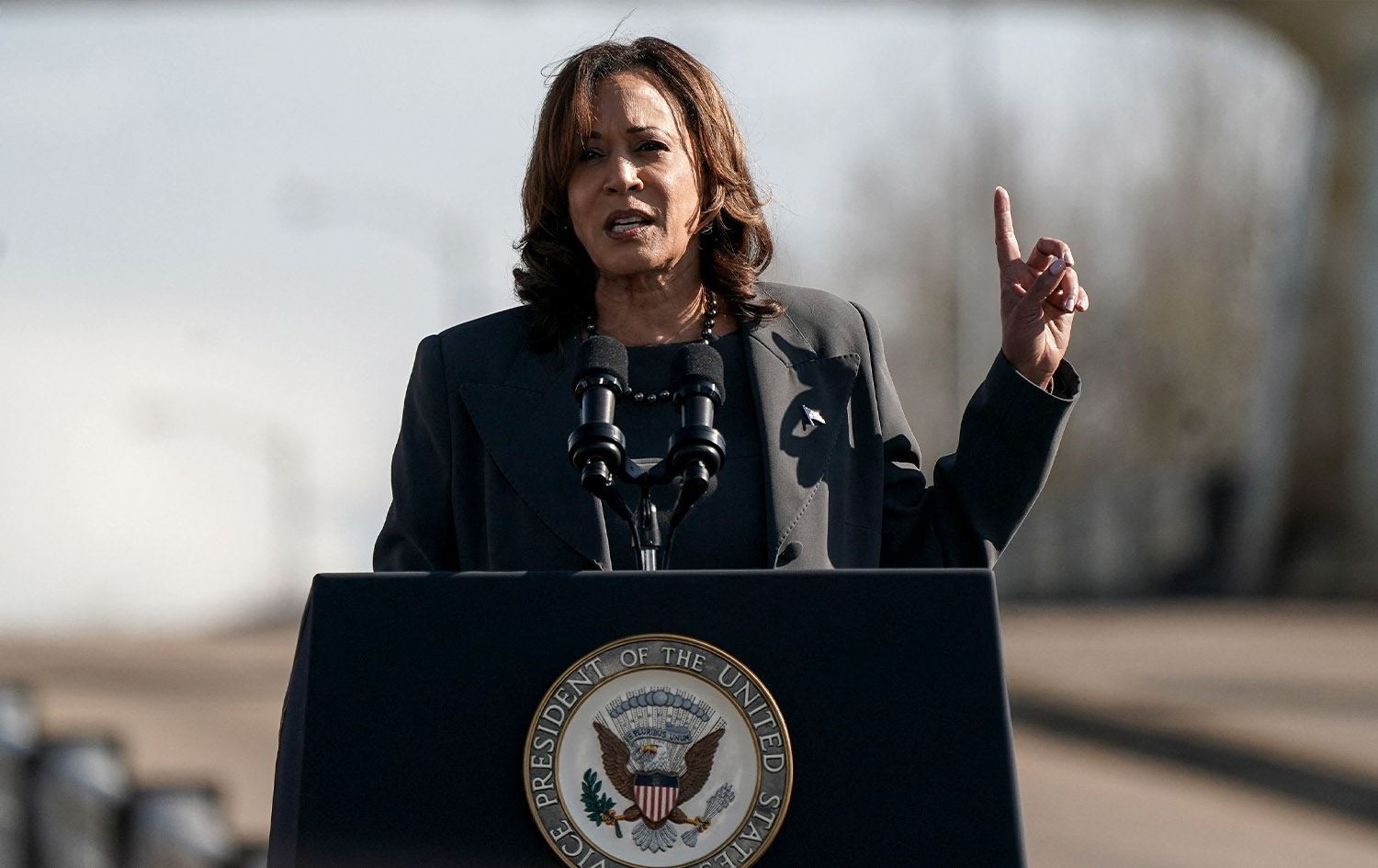 Harris, Filistin politikası nedeniyle protesto edildi, Trump'ı adres gösterdi: Soykırıma oy yok