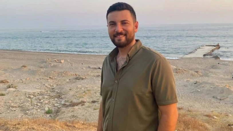 Taksiyi çekmek isteyen çekicinin başına çekiçle vurulup, tabancayla öldürüldü