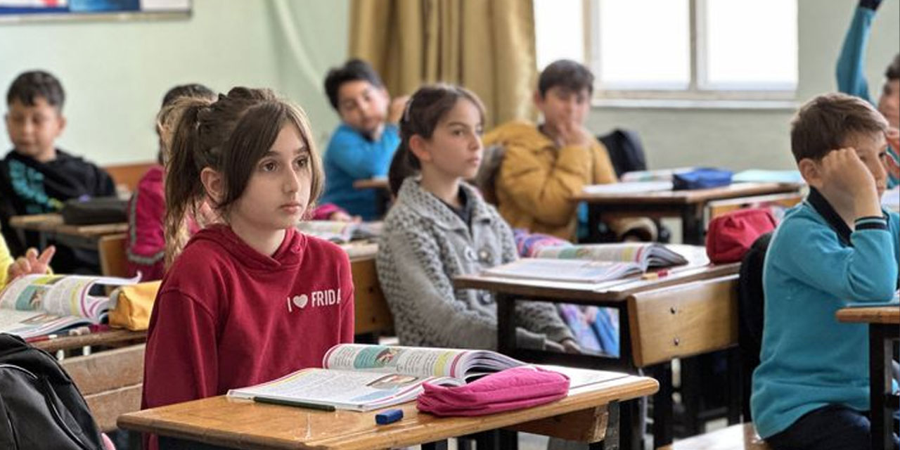 MEB duyurdu... Okullarda yeni dönem başlıyor: Şube ve öğretmen artık kurayla belirlenecek