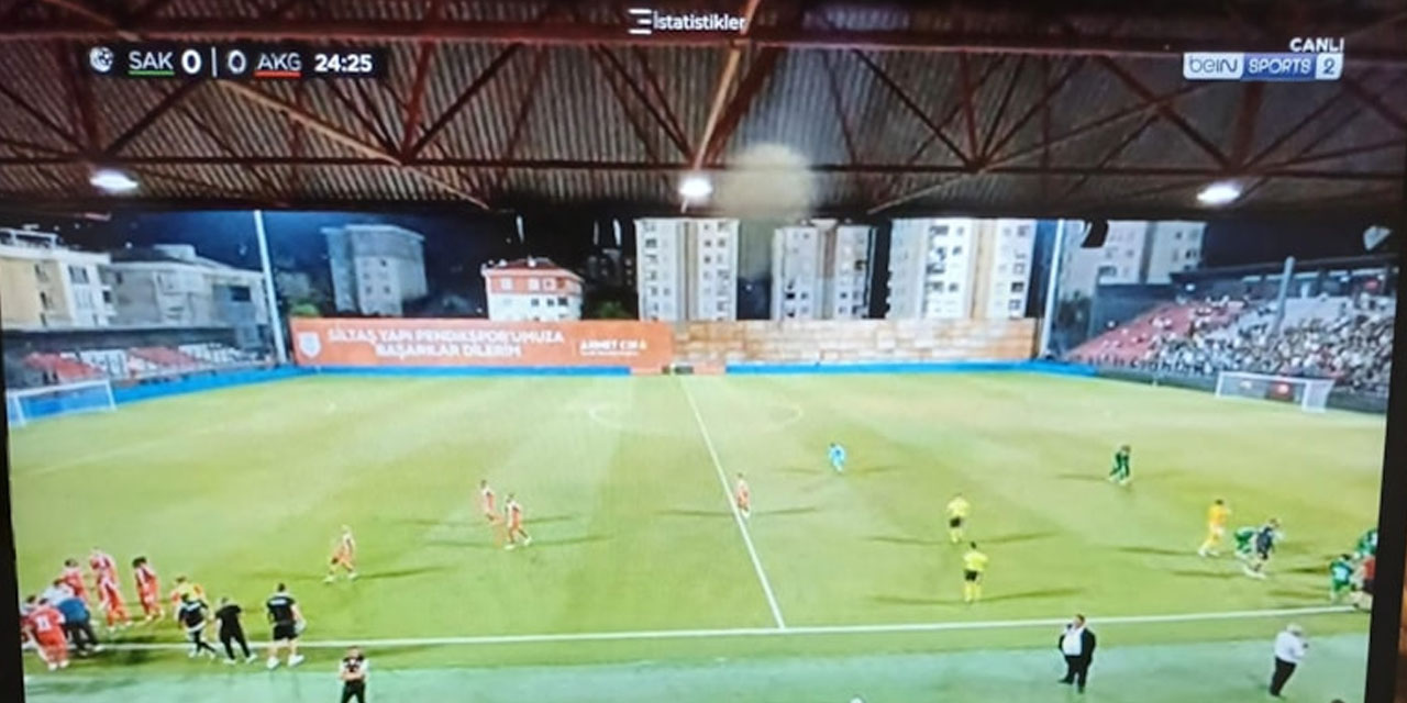 TFF 1. Lig'de büyük skandal! Yayıncı kuruluş Sakaryaspor-Keçiörengücü maçını cep telefonuyla yayınladı