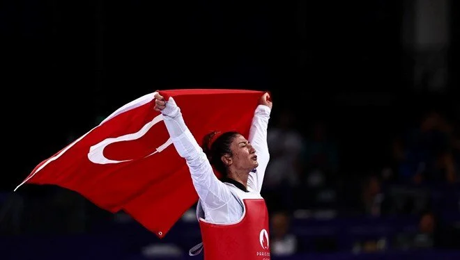 Milli tekvandocu Nafia Kuş Aydın, Paris 2024'te bronz madalya kazandı