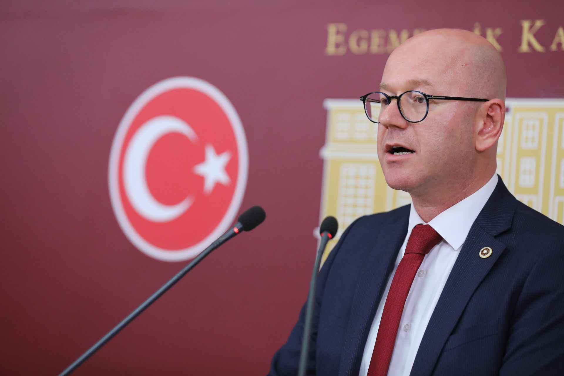 CHP’li Sarı’dan, Bakan Yumaklı’ya: Ya görevini yerine getirecek ya da o koltuğu terk edecek