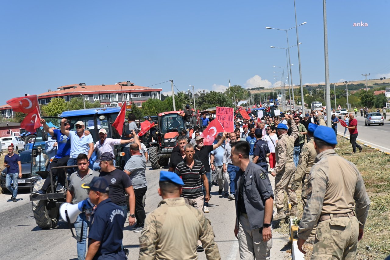 Bursa'dan sonra Balıkesir'deki çiftçiler de ayakta: Traktörler Ankara'ya doğru!