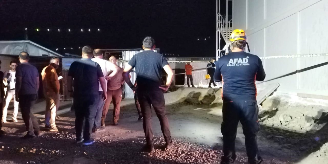 Adapazarı'nda şehir hastanesi inşaatında göçük: 13 işçi yaralandı