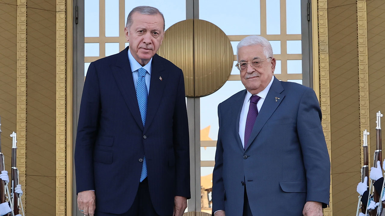 Filistin Devlet Başkanı Mahmud Abbas Ankara'ya geldi:  Erdoğan'la Külliye'de görüştü