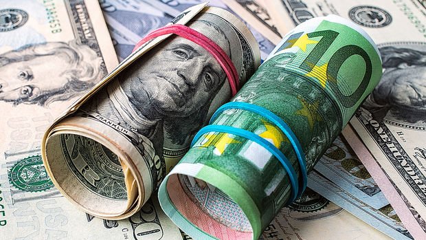 Haftanın son iş gününde lira erimeye, dolar ve euro artmaya devam ediyor