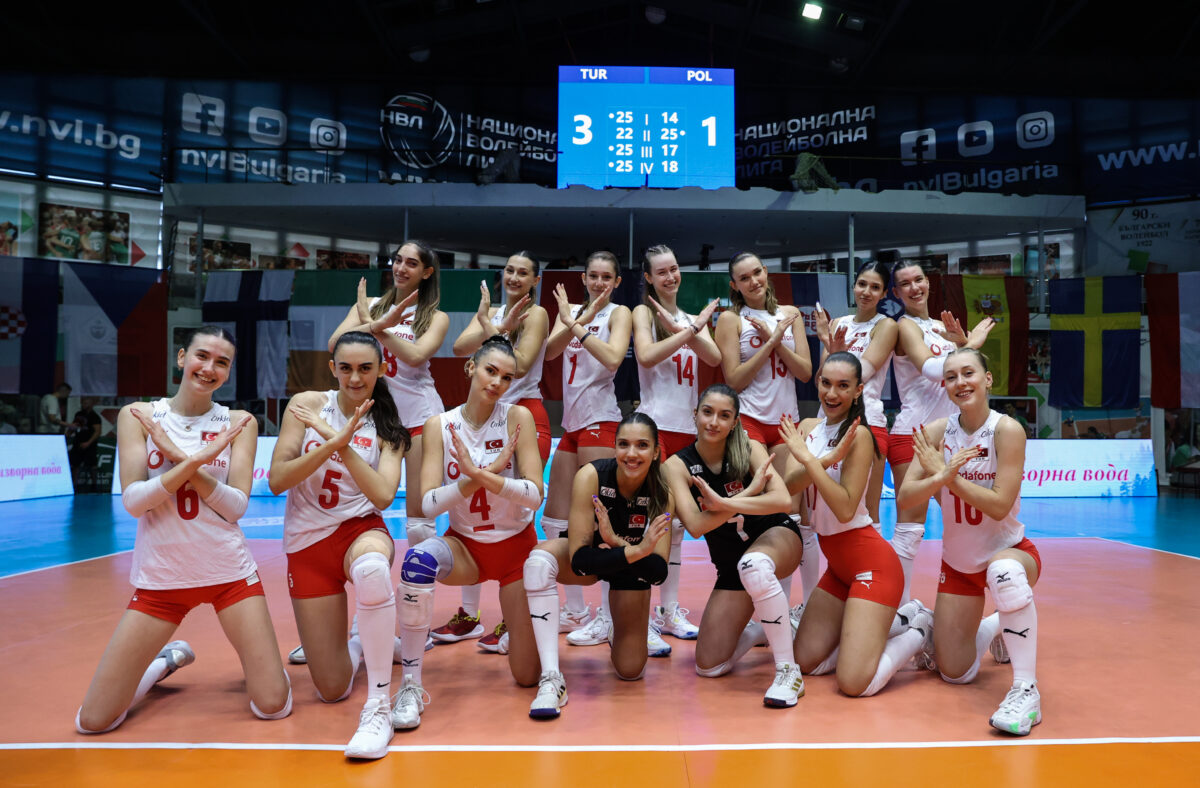 Filenin yeni “sultanları”; U20 milli takımımız finale kaldı