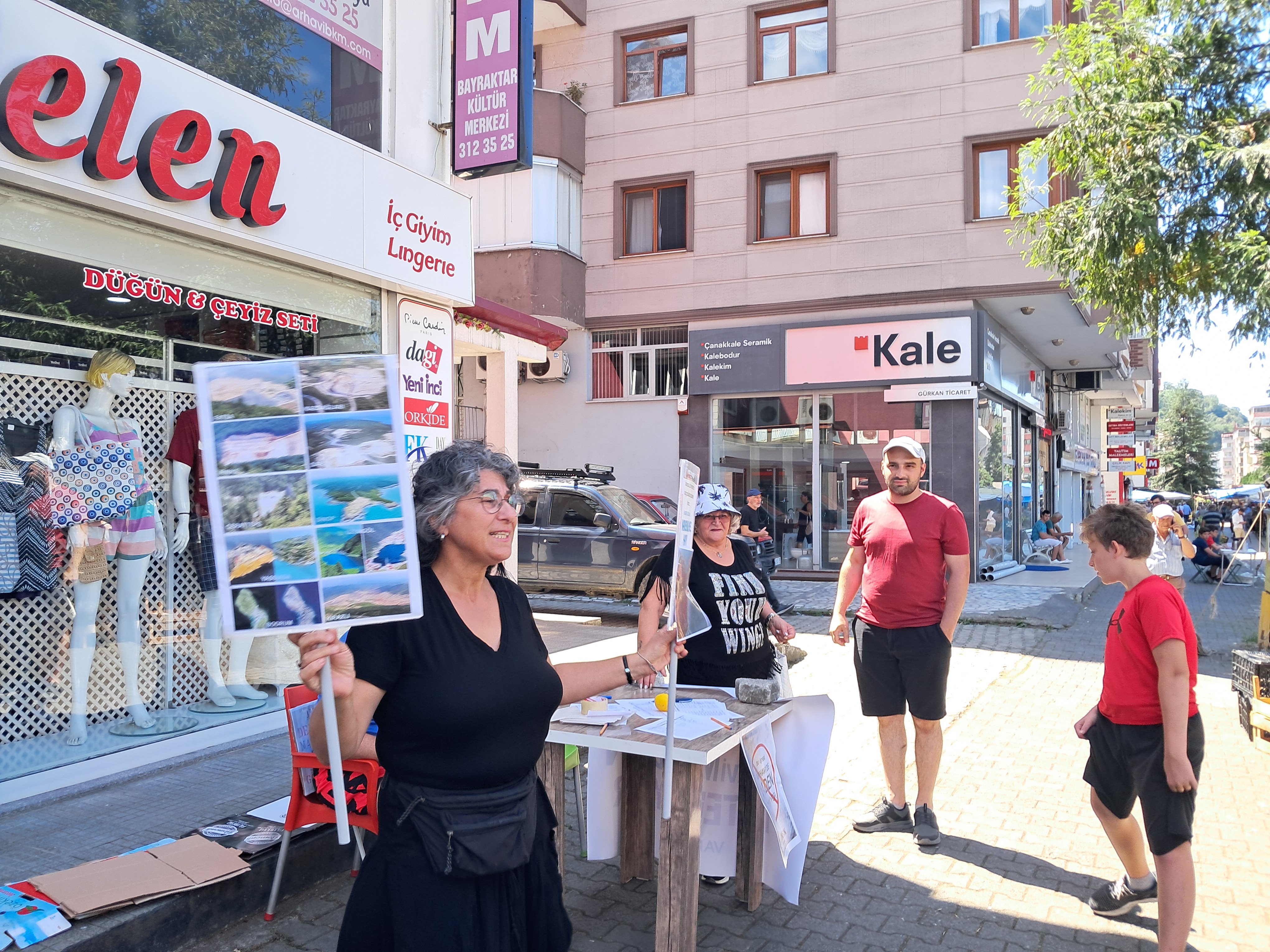 Artvinli yurttaşlar, Cengiz Holding’in yapmak istediği maden ocağına karşı imza topladı