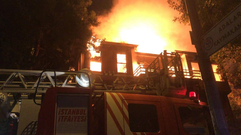 İstanbul Büyükada'da yangın