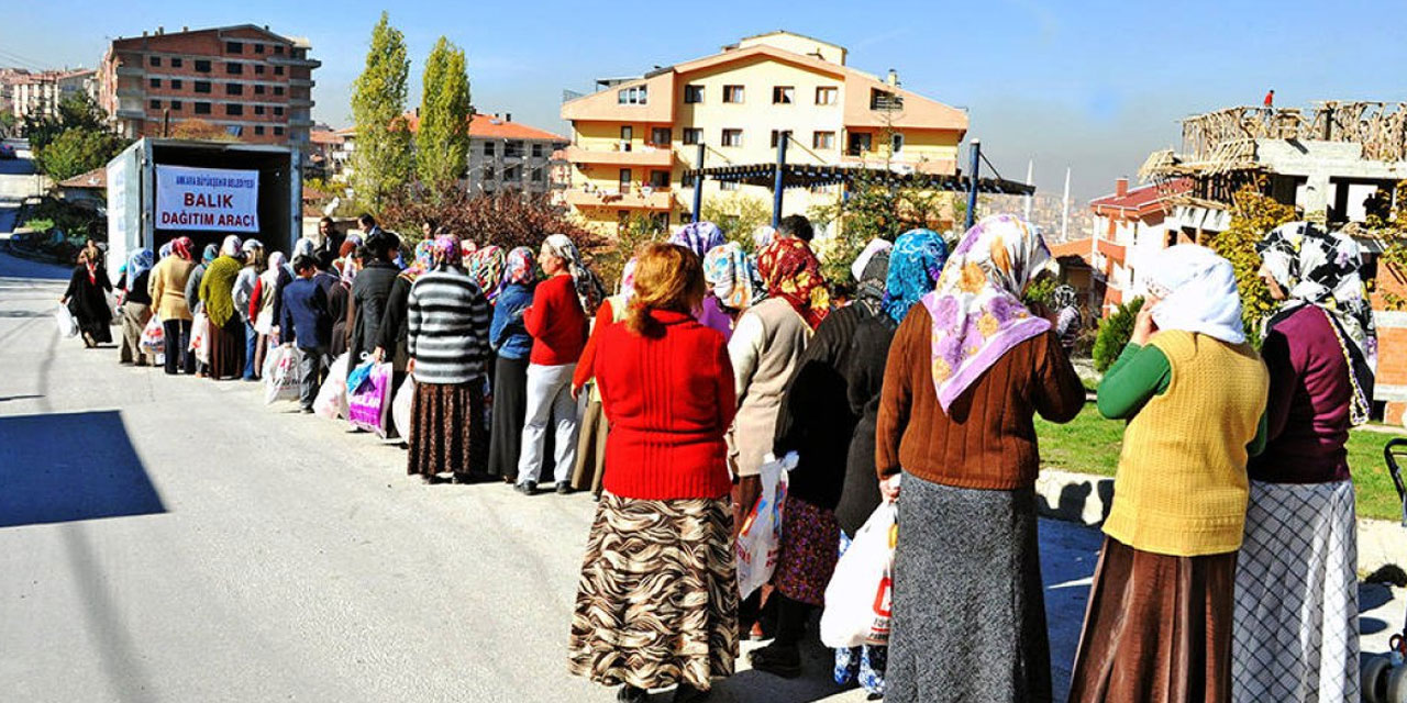 Sosyal yardım alarak geçinenlerin sayısı çığ gibi arttı; Yardım ile geçinen aile sayısı 4 milyona yaklaştı!
