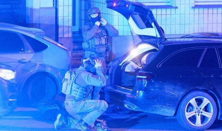 Almanya'da rehine alarmı! 15 kişi hastanede rehin alındı