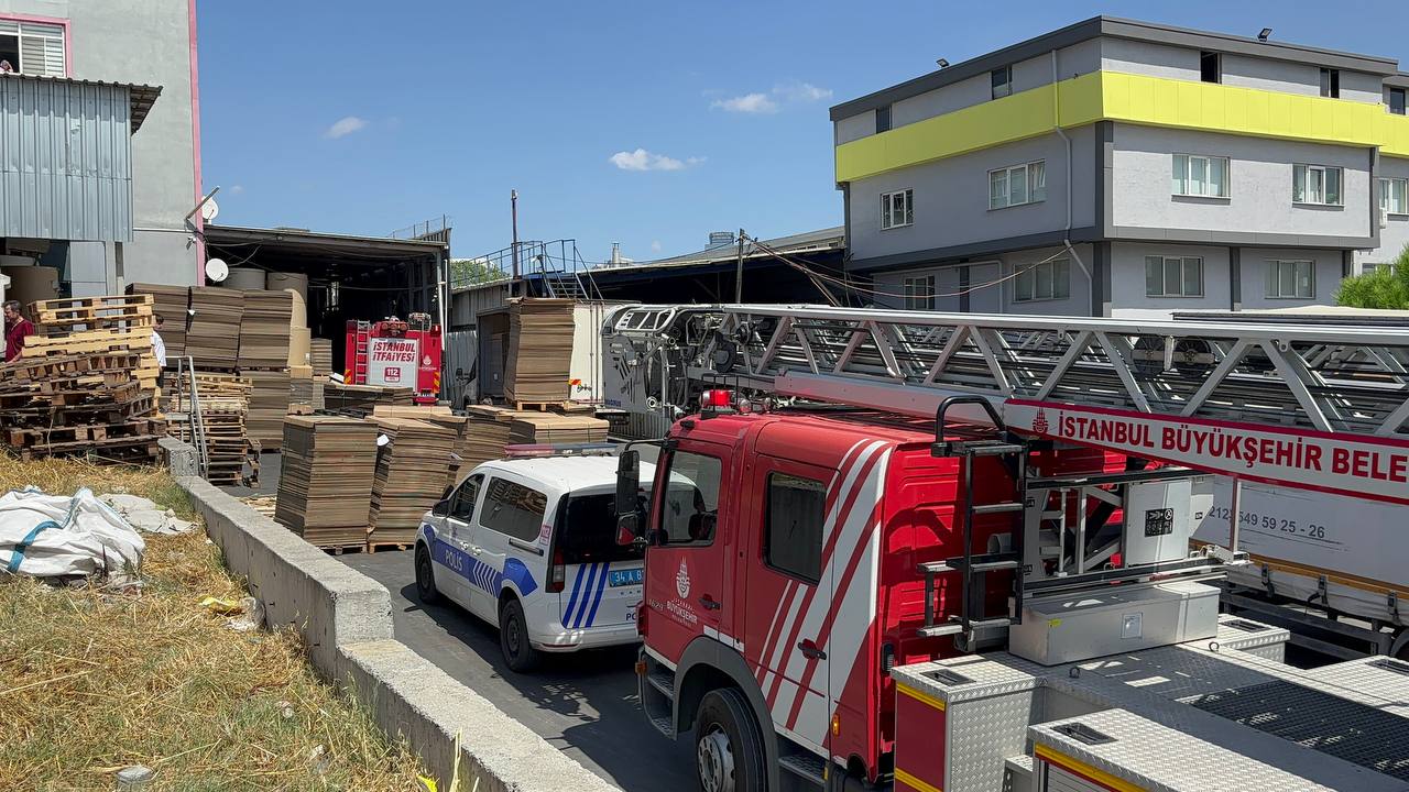 Esenyurt'ta baskı makinesine sıkışan işçi öldü