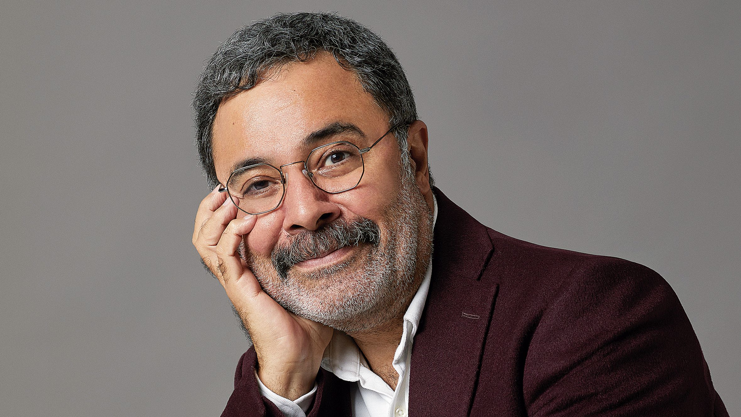 Ahmet Ümit: Her şey şahane, tedaviye gerek yok, ölebiliriz!