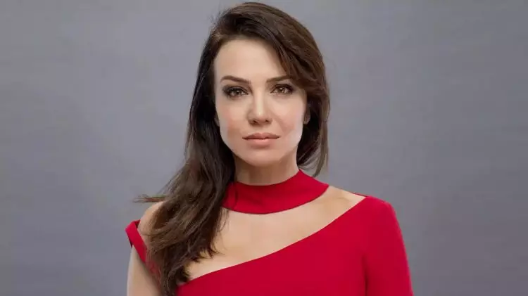 Deniz Uğur'dan şarkıcı Nilüfer'e suç duyurusu