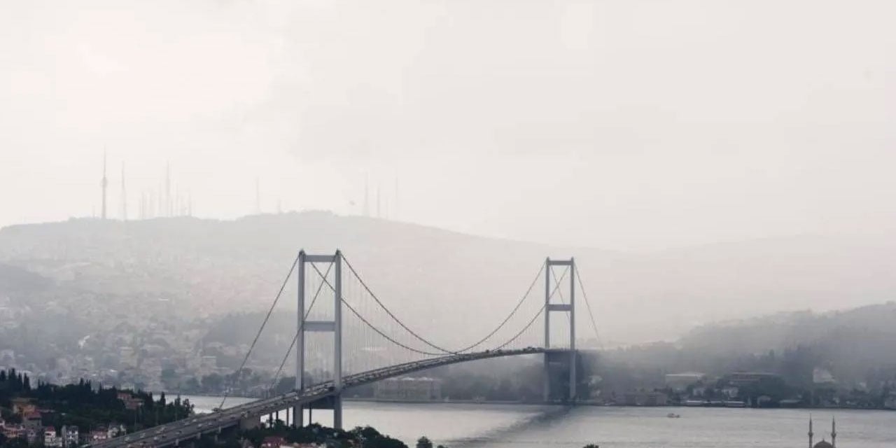 İstanbullular dikkat! Pazartesi günü hava aniden soğuyacak, şiddetli yağış geliyor