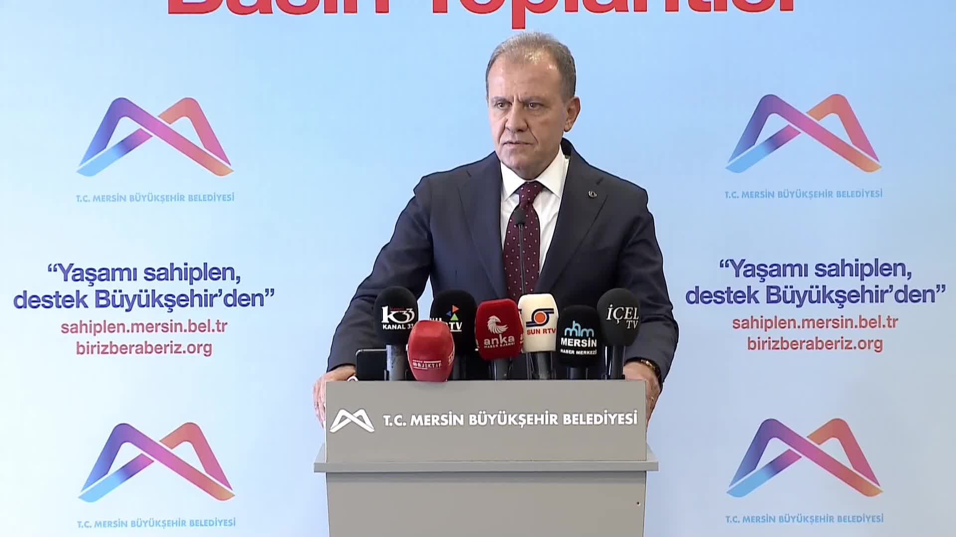 Vahap Seçer'den sokak hayvanları açıklaması: Sahiplenenlere, mama, aşı desteği vereceğiz