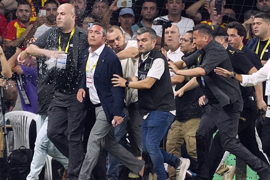 Fenerbahçe'den 54 kişi hakkında suç duyurusu