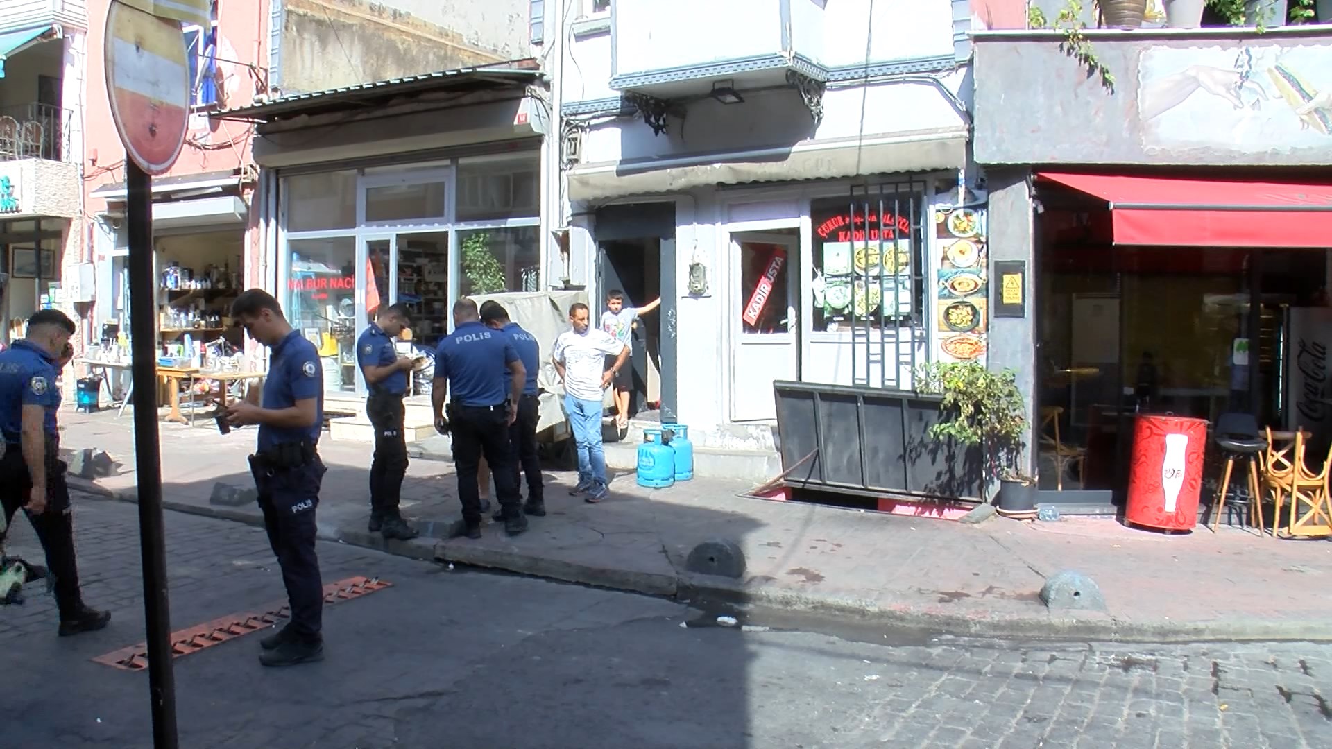 Beyoğlu'nda pilavcıda gaz sızıntısı nedeniyle patlama: 2 yaralı