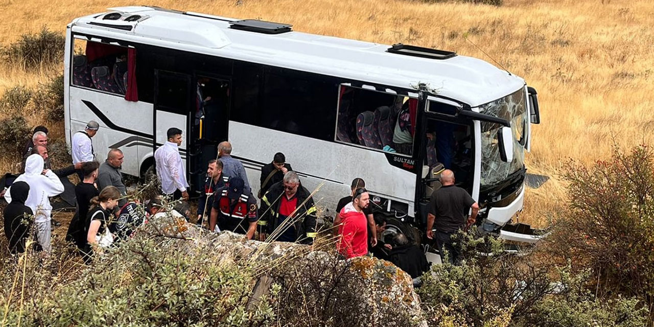 Düğün yolunda feci kaza: 29 yaralı var!