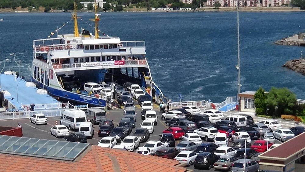 Çanakkale’de feribot  ücretlerine zam geldi