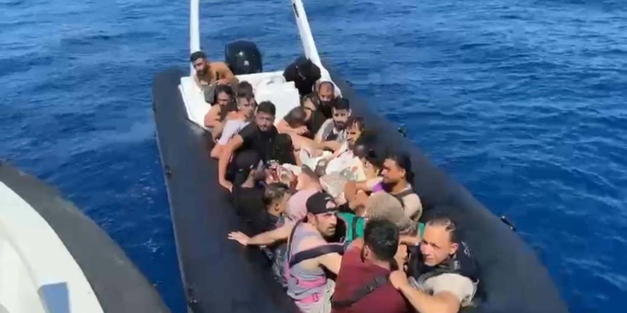 Bodrum’da 21 kaçak göçmen ile 2 göçmen kaçakçısı yakalandı