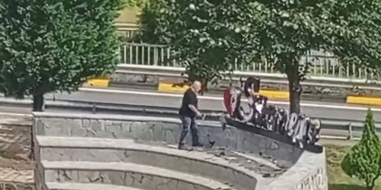 Bıçak Tanıtım Parkı'na 'balyozlu saldırı' kamerada