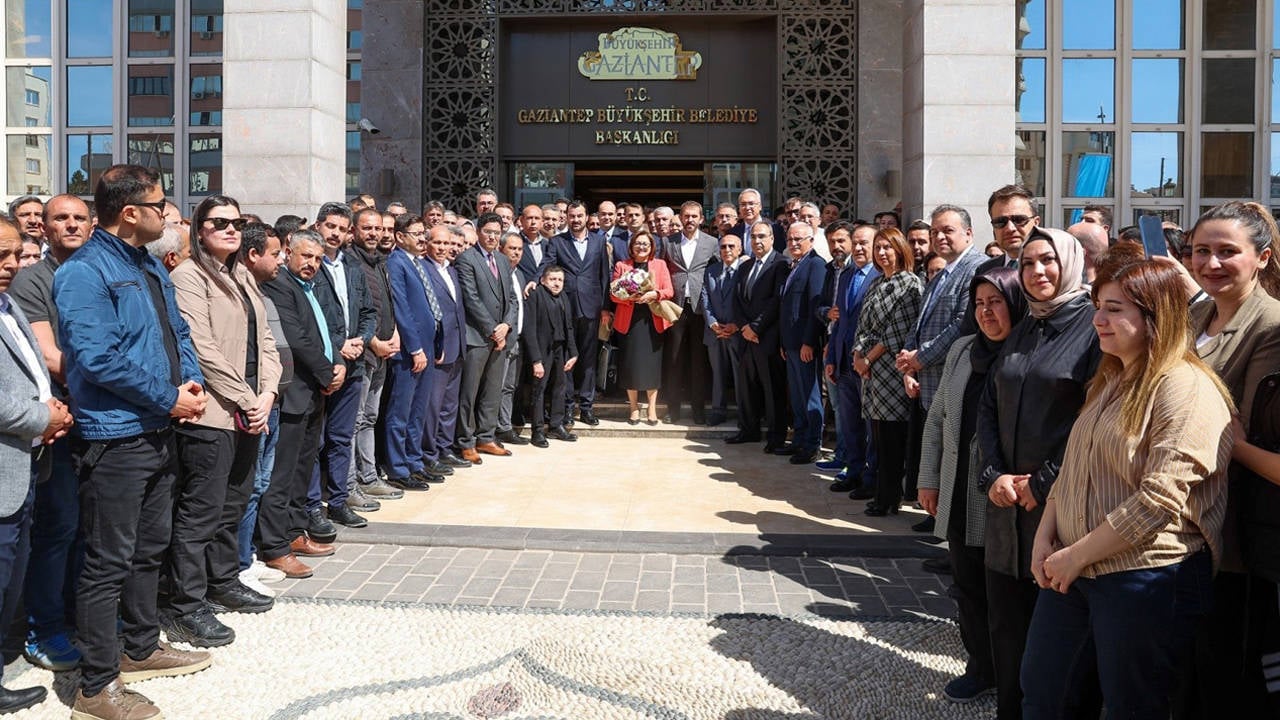 Bu kadar da olmaz dedirtti: AKP’li belediyenin, ilçe başkanına kamu aracını şoförlü bir şekilde tahsis ettiği iddia edildi