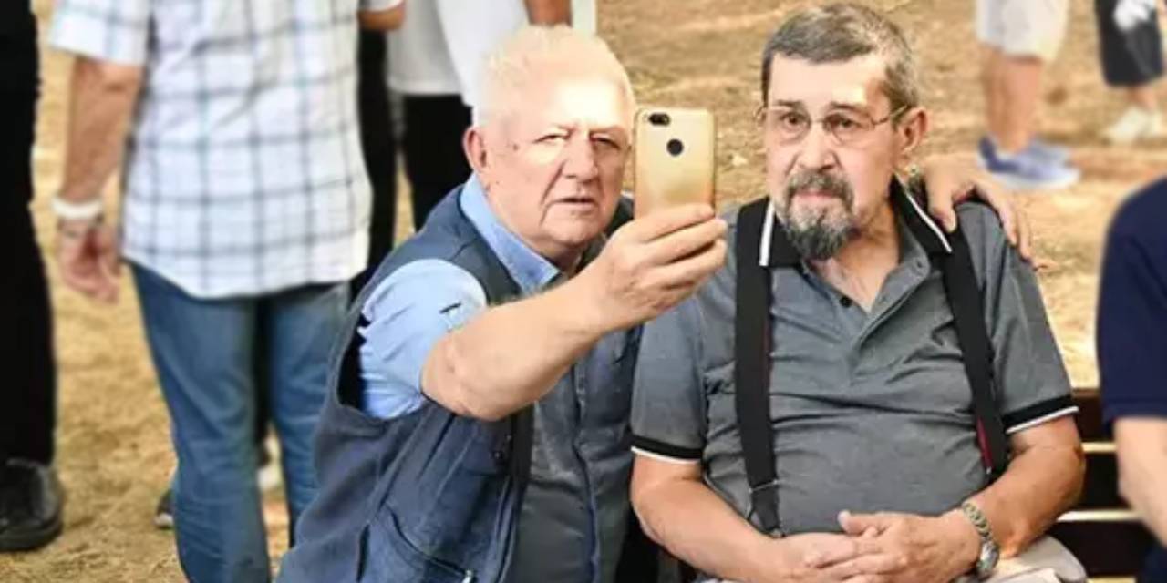 Oyuncu Cihat Tamer'in oğlu son yolculuğuna uğurlandı: Cenazede selfie ayıbı yaşandı