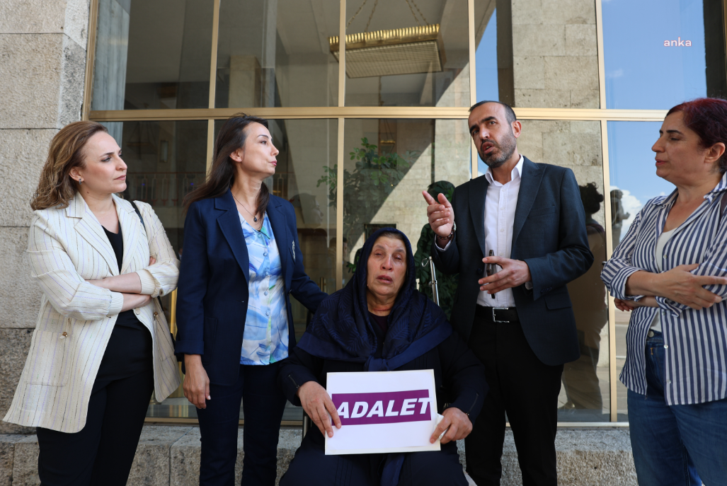 Tülay Hatimoğulları, TBMM’de adalet nöbetini sürdüren Emine Şenyaşar’ı ziyaret etti