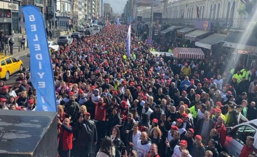 İzmir Büyükşehir Belediyesi’nde TİS görüşmeleri tıkandı: 6 bin işçi sokağa indi