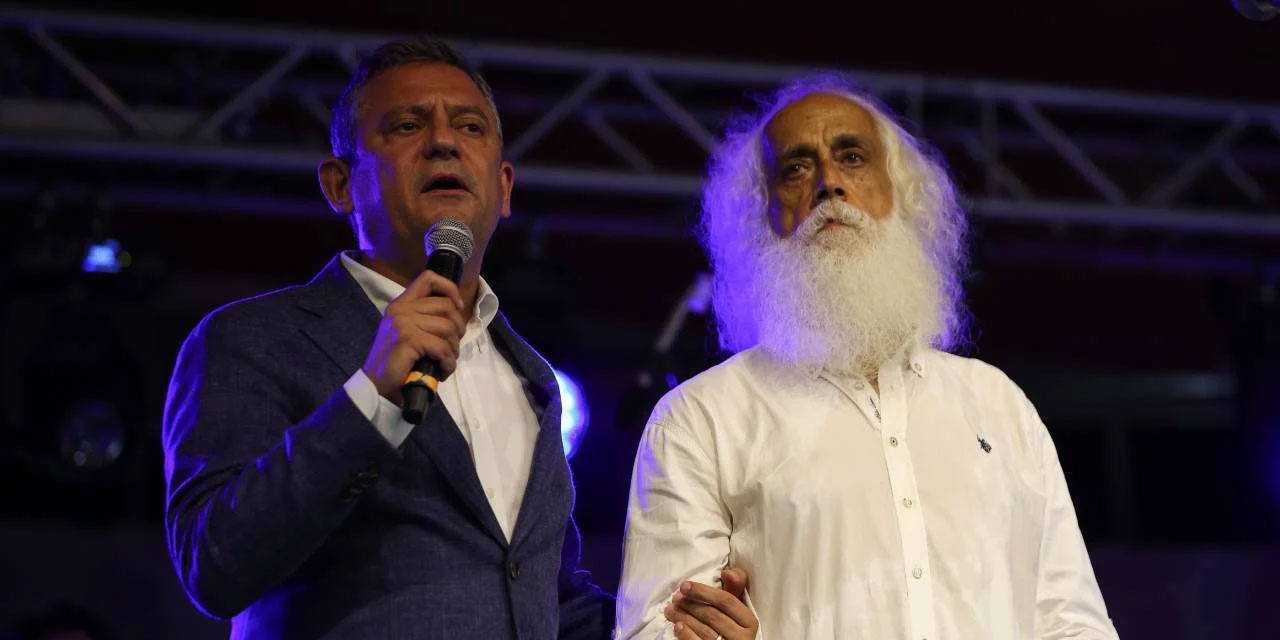 Özgür Özel, Suavi'ye destek verdi; hedef gösterenlere Hüda Par'ı işaret etti