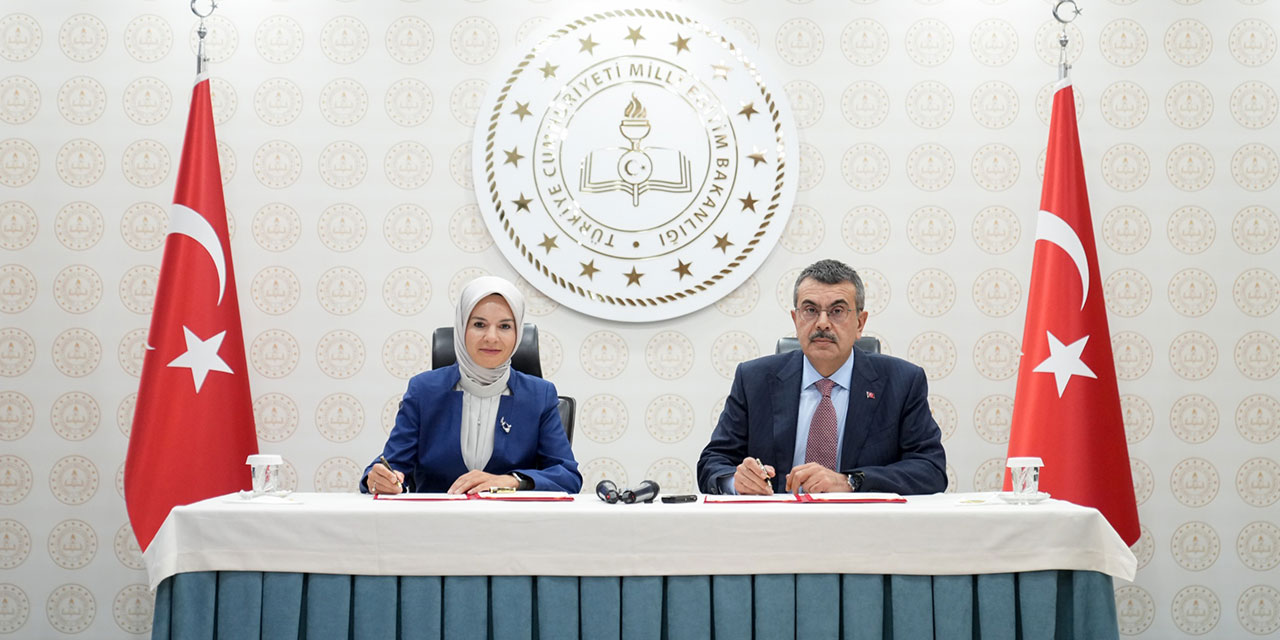 Daha önce Fransız okulları nedeniyle karşı karşıya gelmişlerdi: Bakanlıklar arasında protokol imzalandı!