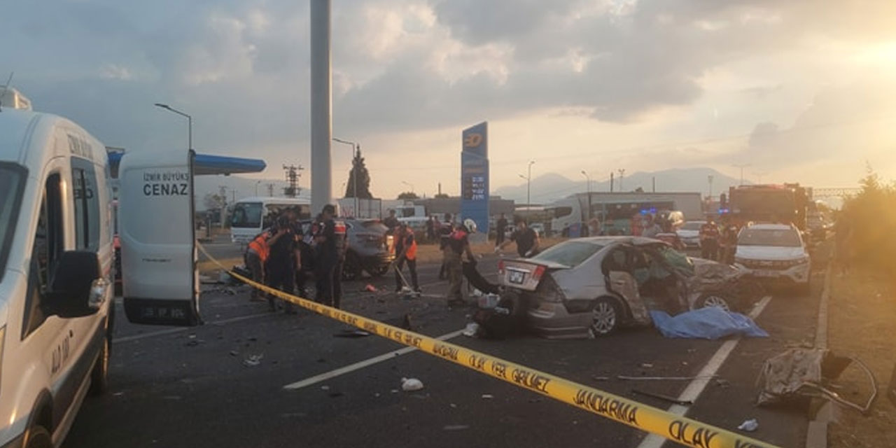 İzmir'de feci kazada can pazarı! 2 ölü, 3 yaralı