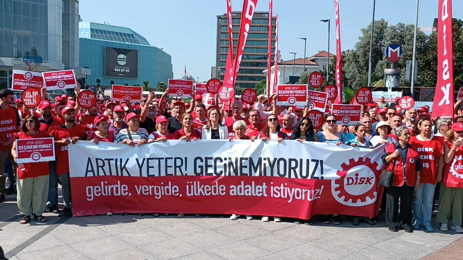 DİSK'ten İstanbul'da 'gelirde adalet, vergide adalet' eylemi