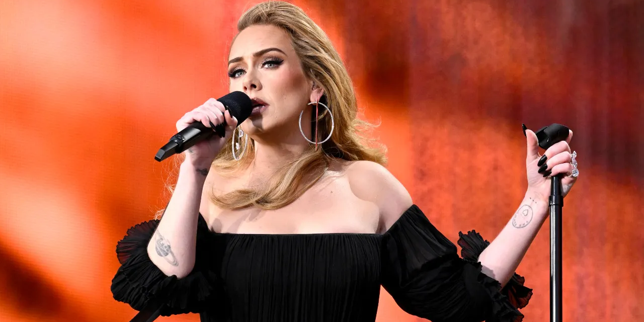 Adele, Avrupa Turnesi'nin son konserinde hayranlarına veda etti