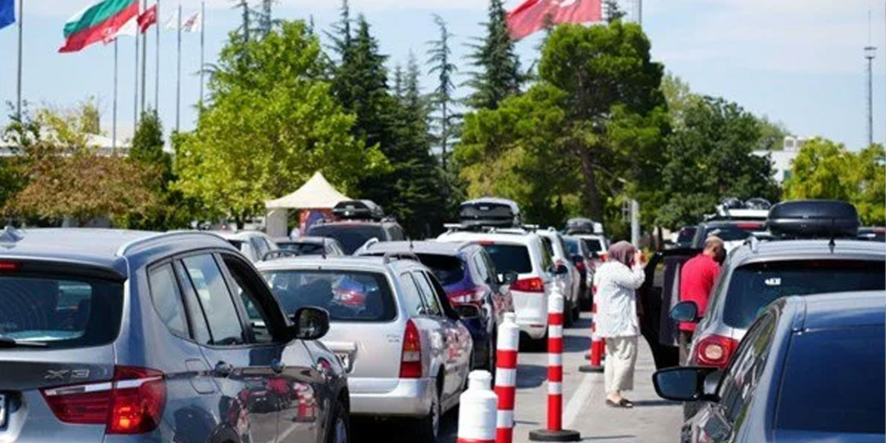 Sınır kapılarında tüm zamanların rekoru: 4 milyondan fazla gurbetçi giriş çıkış yaptı