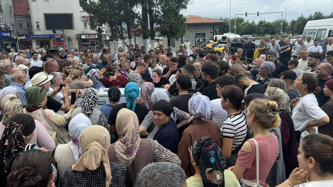 Reşit Kibar için Hopa’da cenaze töreni düzenlendi