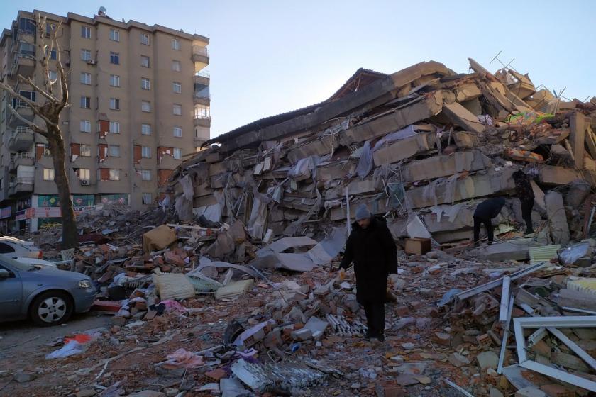 Palmiye Sitesi davasının ilk duruşması; sanık müteahhit Ali Babaoğlu: Yakalanmayı göze alarak notere gittim