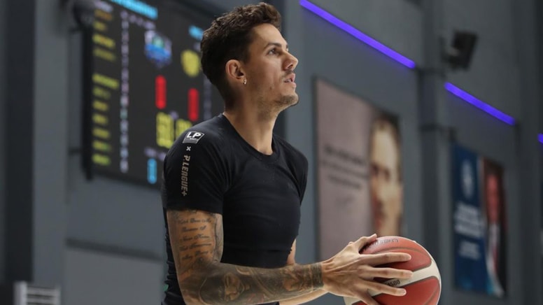 Milli basketbolcu alkollü şoför kurbanı oldu