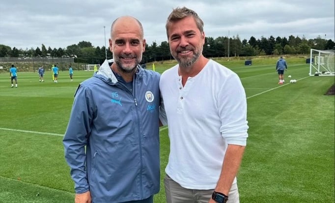 Engin Altan Düzyatan, Manchester City idmanında: Teşekkürler Pep!