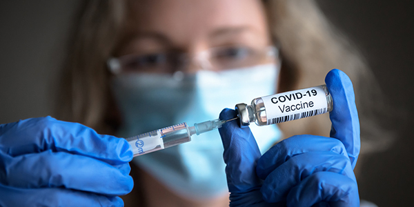 Yapma uyarılarını dinlemeyen bir kişi, 29 ayda 217 kez Covid-19 aşısı yaptırdı