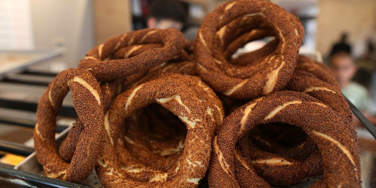 Ankara'da simide zam geldi: Her gün her şeye zam gelirken simit fiyatlarını sabitlemek akıl, mantık işi midir